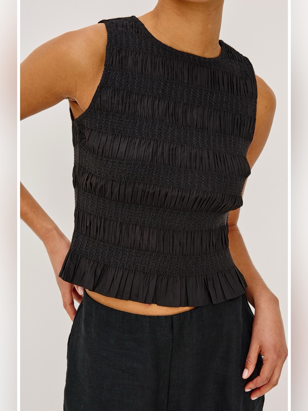 NWT Kane Ruched & Embroidered Shell
Rails - Picture 3 of 6